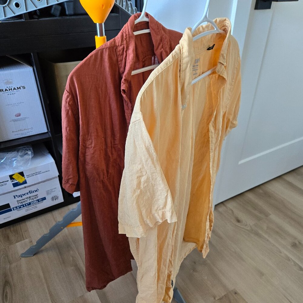 Lot of two (2) EUC mens Todd Snyder short sleeve linen button down shirts  sz M